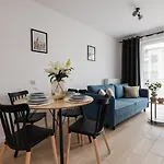 דירה Flatbook Trimare Z Basenem, Sauna, Bilardem I Parkingiem שטוטובו