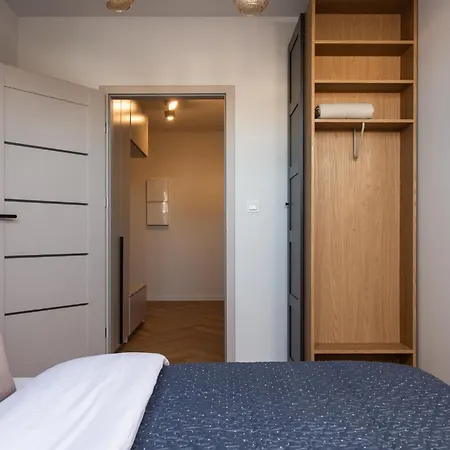 Flatbook Trimare Z Basenem, Sauna, Bilardem I Parkingiem דירה
