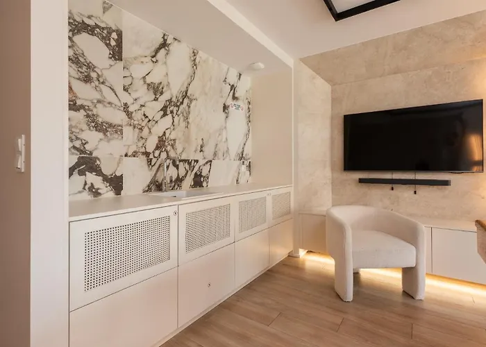 Flatbook - Trimare Ii Z Bilardem I Parkingiem